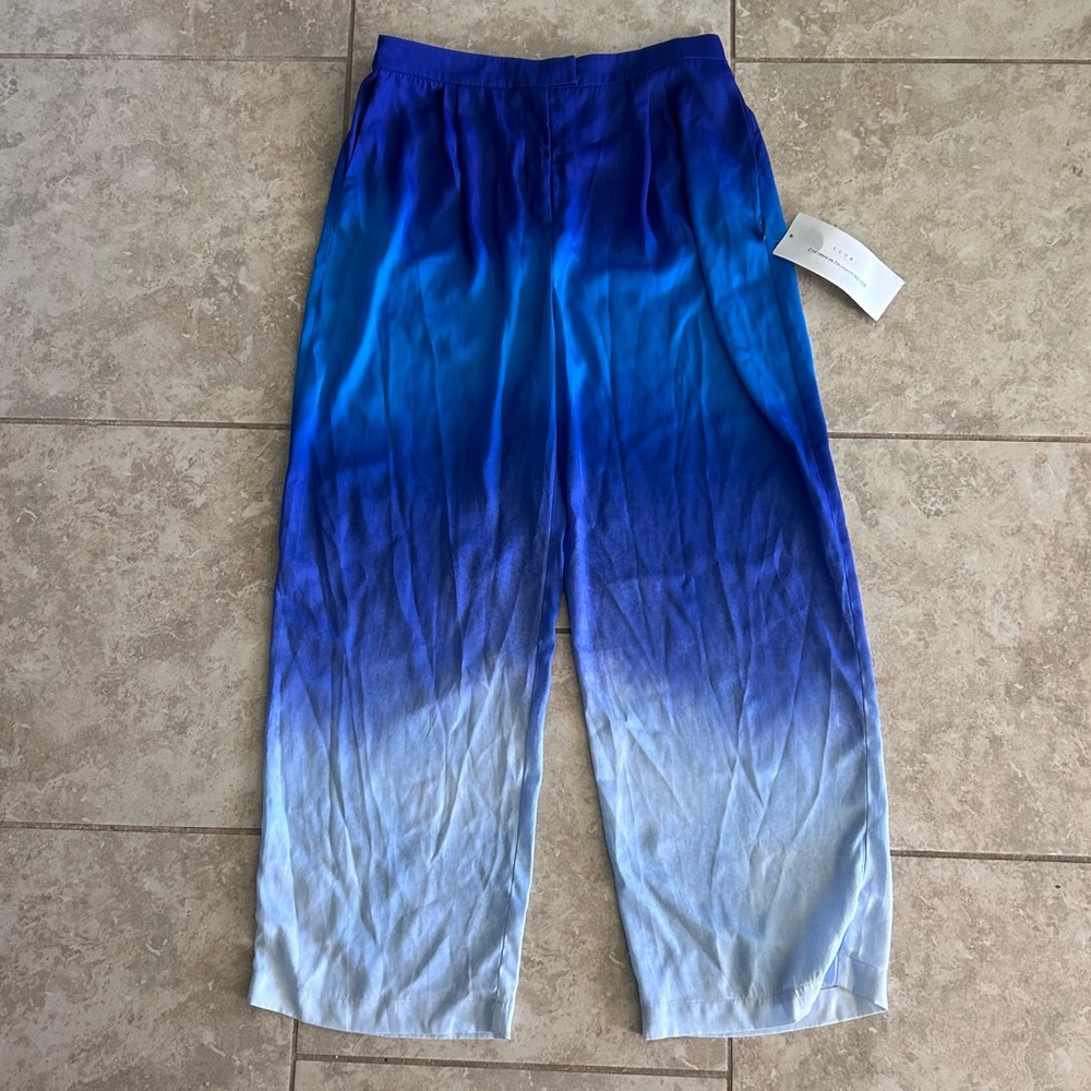 Wide leg trousers
